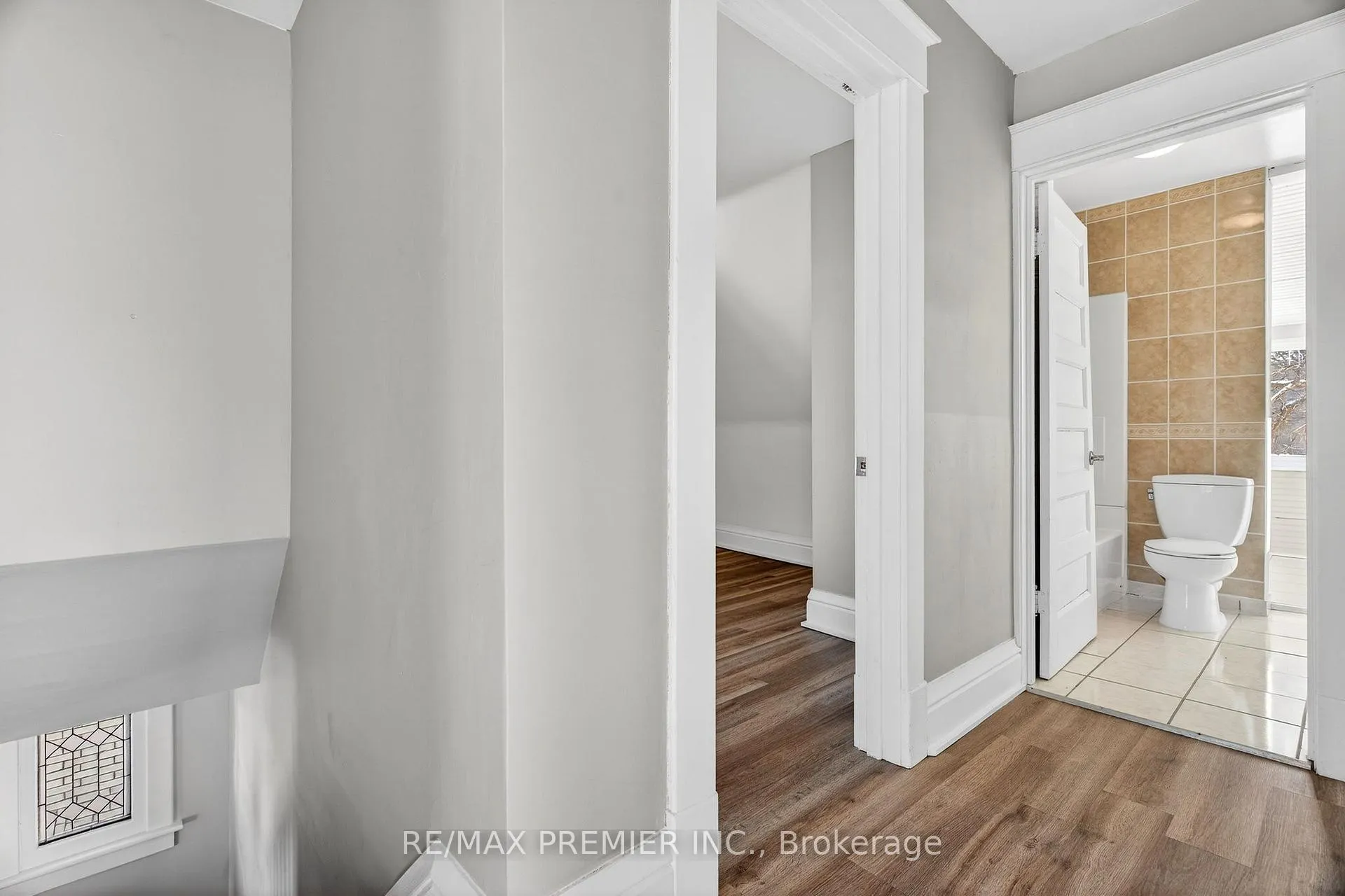 Photo 17 of 4848 Second Avenue, Niagara Falls, Cherrywood — HOMEH