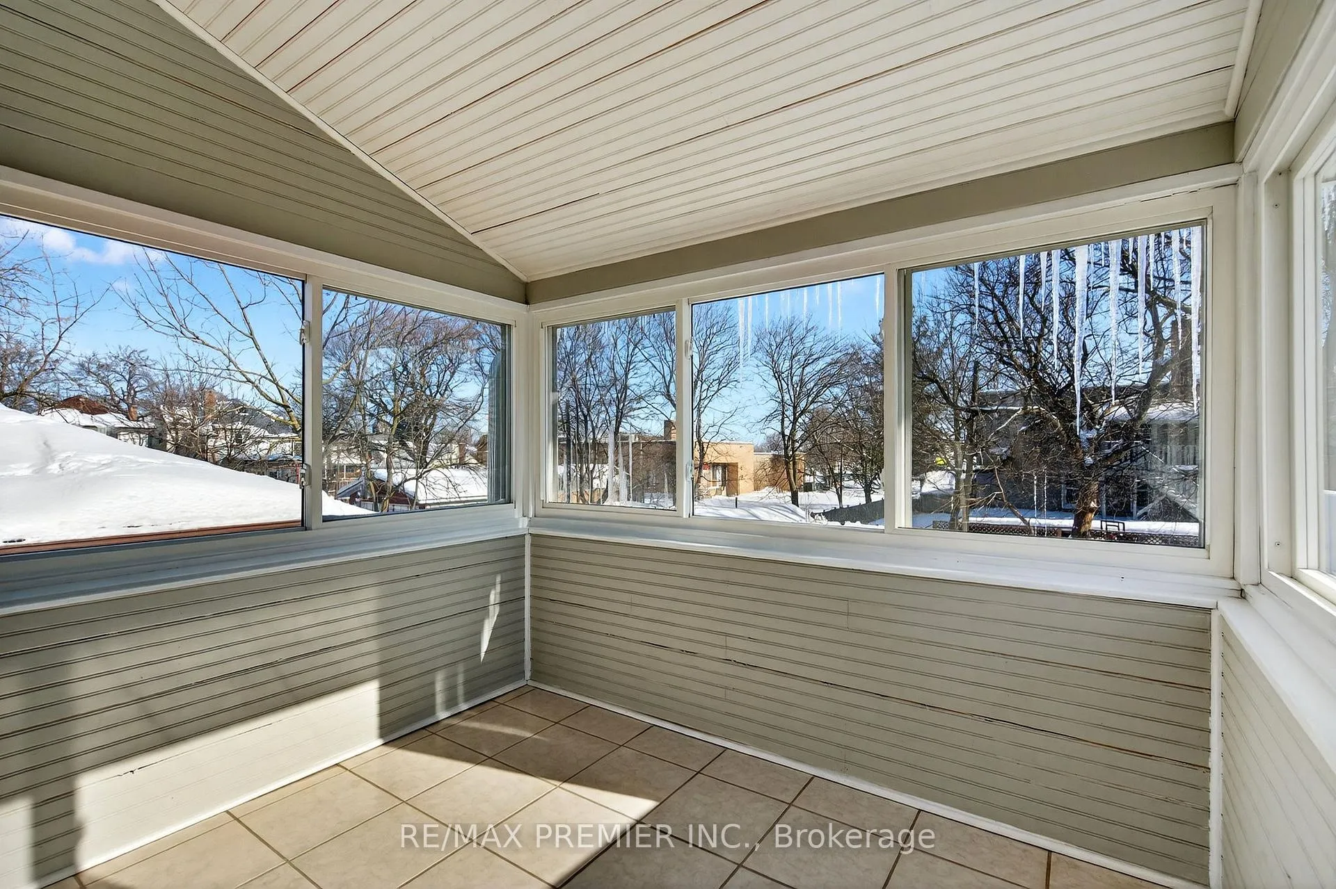 Photo 25 of 4848 Second Avenue, Niagara Falls, Cherrywood — HOMEH