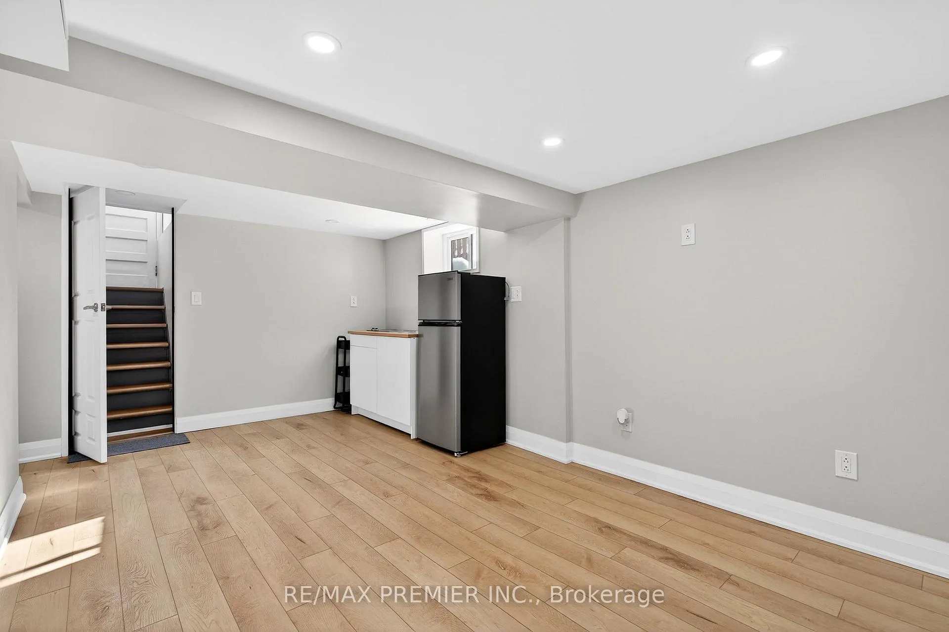 Photo 31 of 4848 Second Avenue, Niagara Falls, Cherrywood — HOMEH