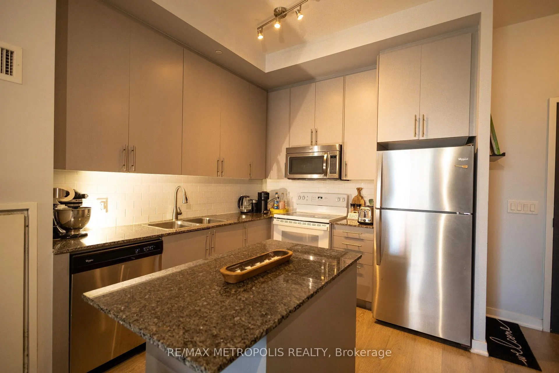 Photo 8 of Unit 110, 85 Duke Street, Kitchener, City Commercial Core — HOMEH