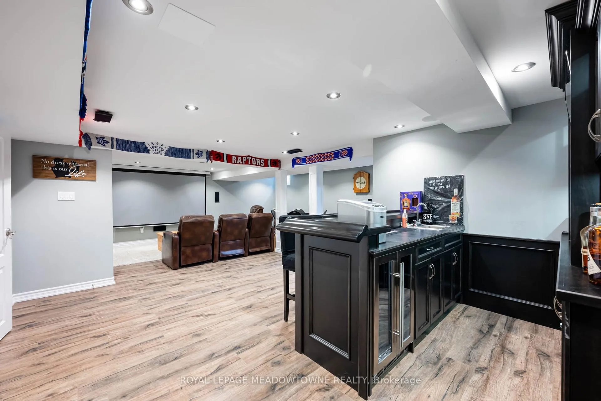 Photo 37 of 19 Grist Mill Drive, Halton Hills, Georgetown — HOMEH