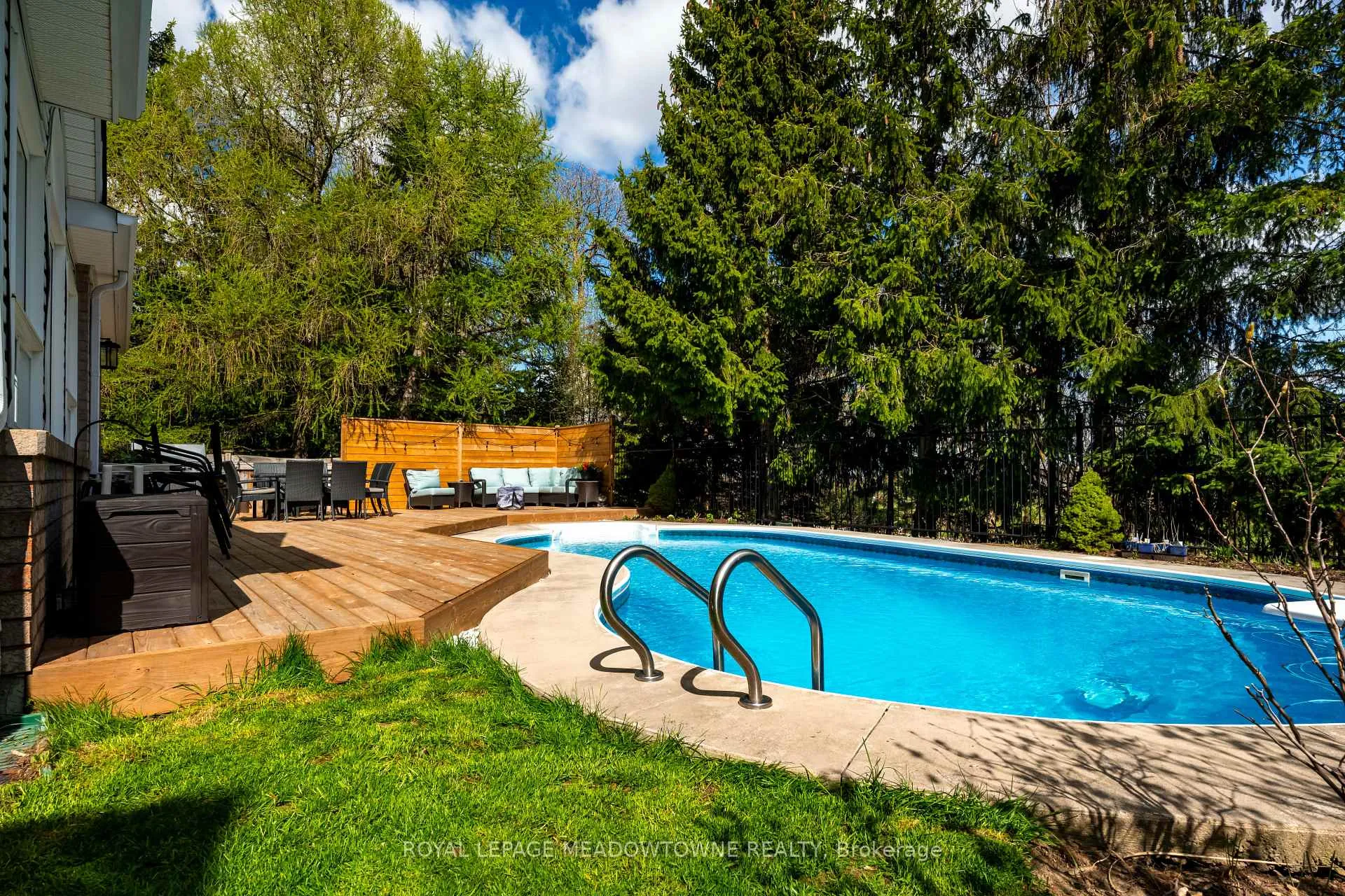 Photo 49 of 19 Grist Mill Drive, Halton Hills, Georgetown — HOMEH