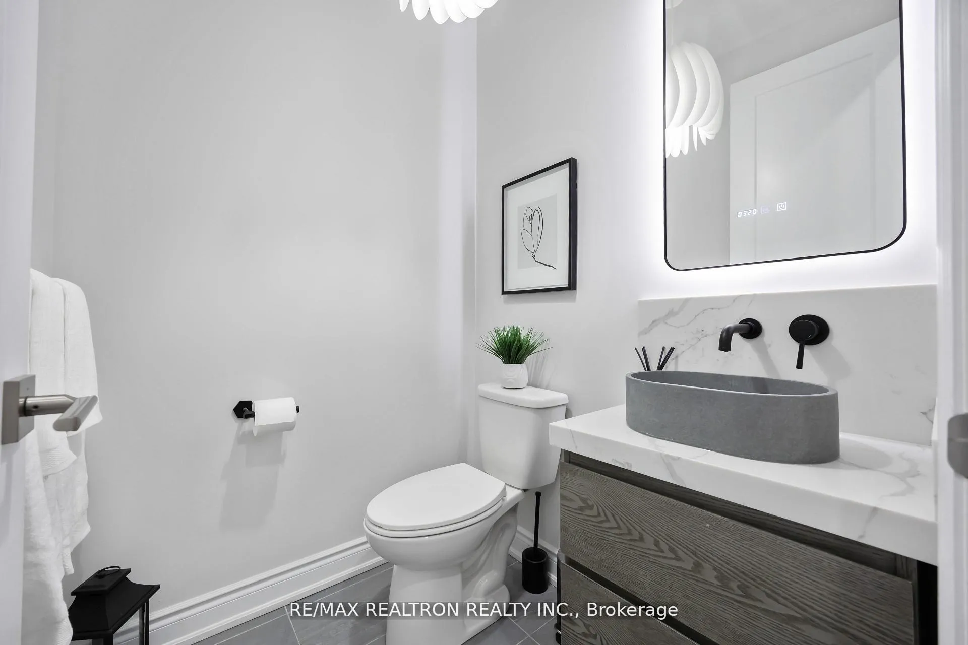 Photo 13 of 600 Marc Santi Boulevard, Vaughan, Patterson — HOMEH