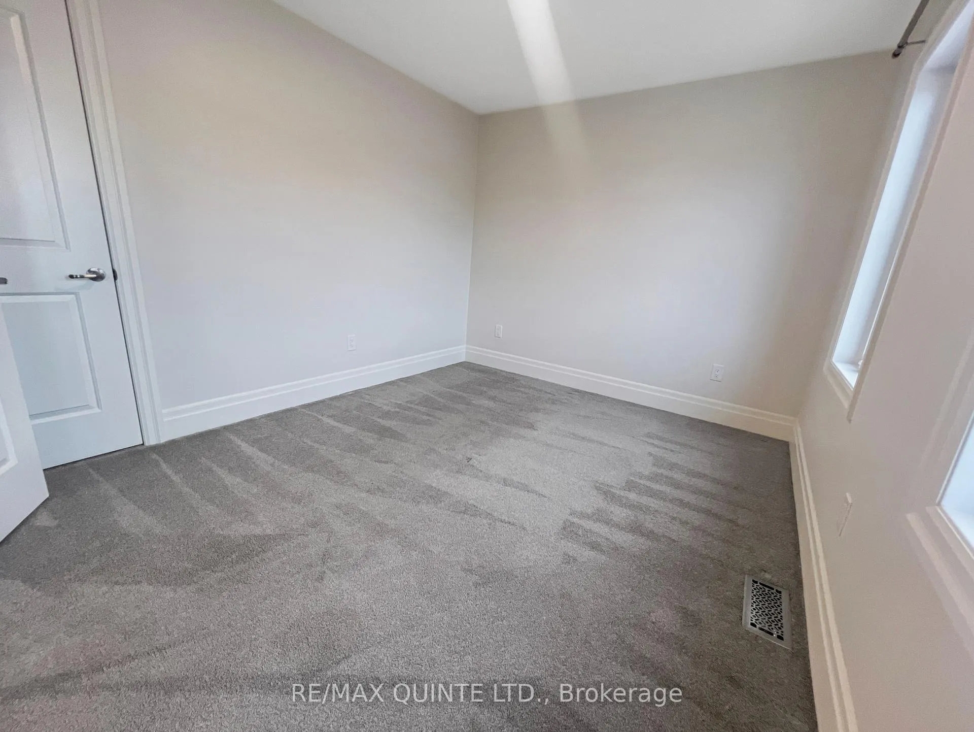 Photo 9 of 52 Campbell Crescent, Prince Edward County, South Marysburg Ward — HOMEH