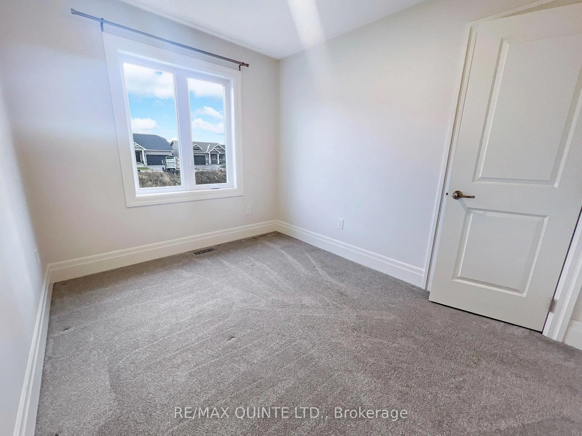 Photo 10 of 52 Campbell Crescent, Prince Edward County, South Marysburg Ward — HOMEH