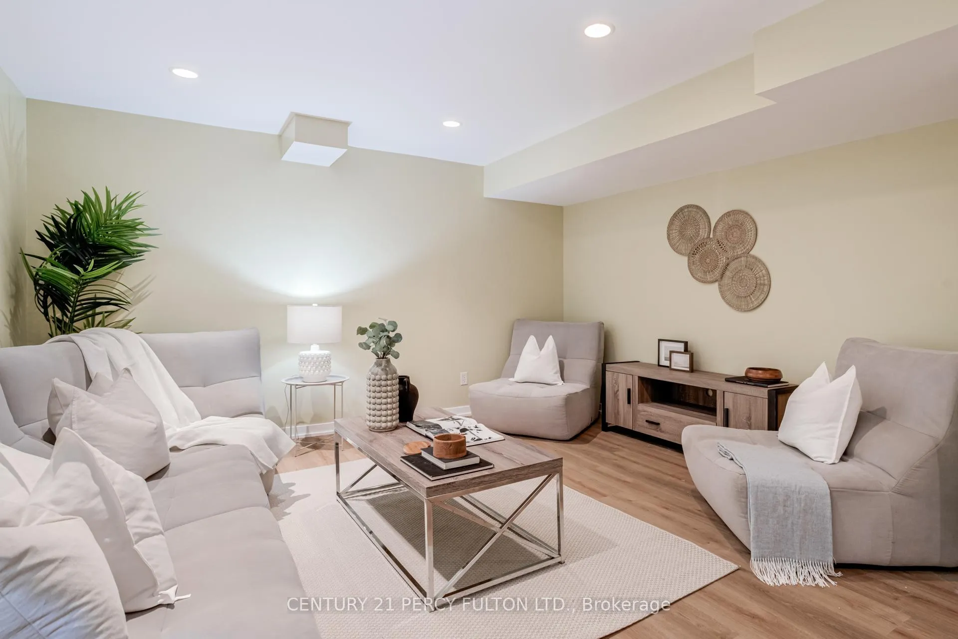 Photo 37 of 50 Angus Drive, Ajax, Central — HOMEH