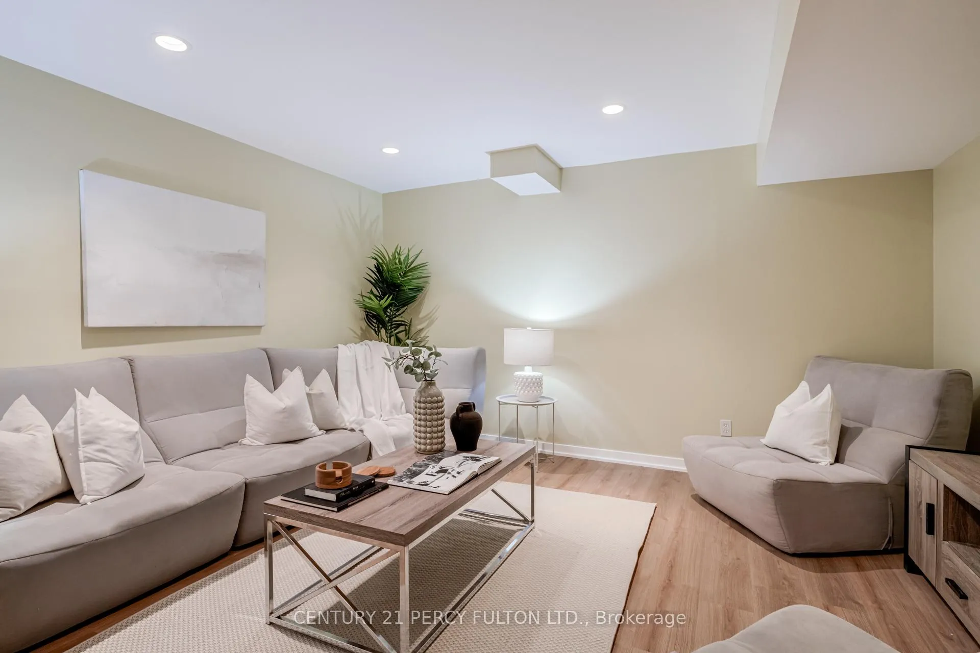 Photo 38 of 50 Angus Drive, Ajax, Central — HOMEH