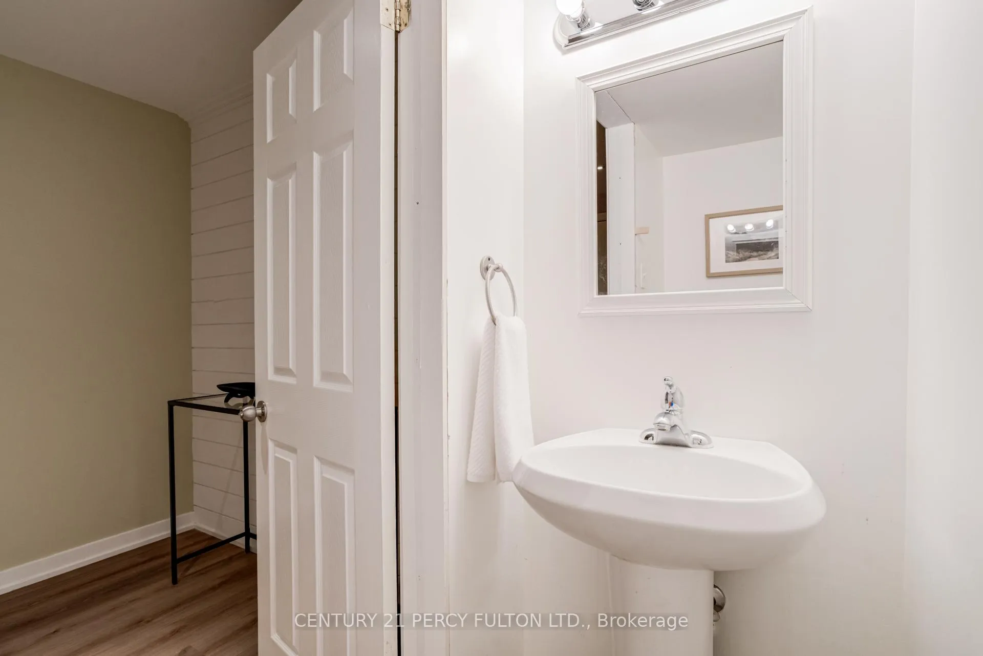Photo 43 of 50 Angus Drive, Ajax, Central — HOMEH