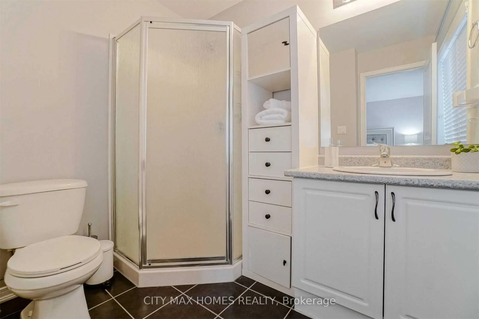 Photo 12 of Unit 40, 170 Palacebeach Trail, Hamilton, Stoney Creek — HOMEH
