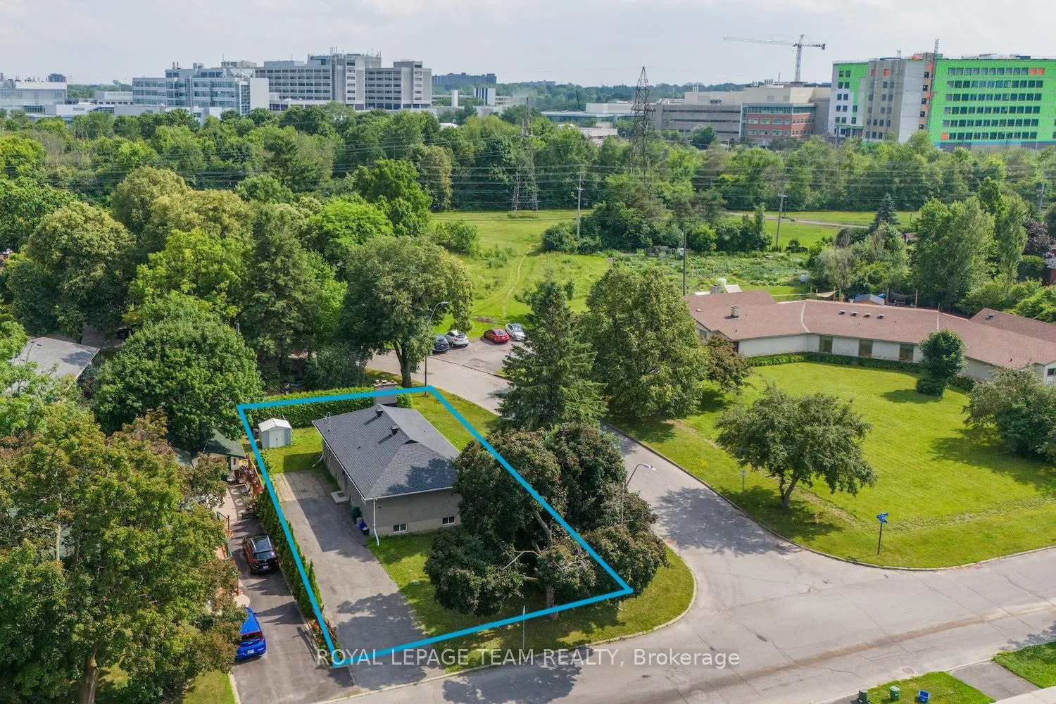 Photo 2 of 467-469 Braydon Avenue, Ottawa, Riverview Park — HOMEH