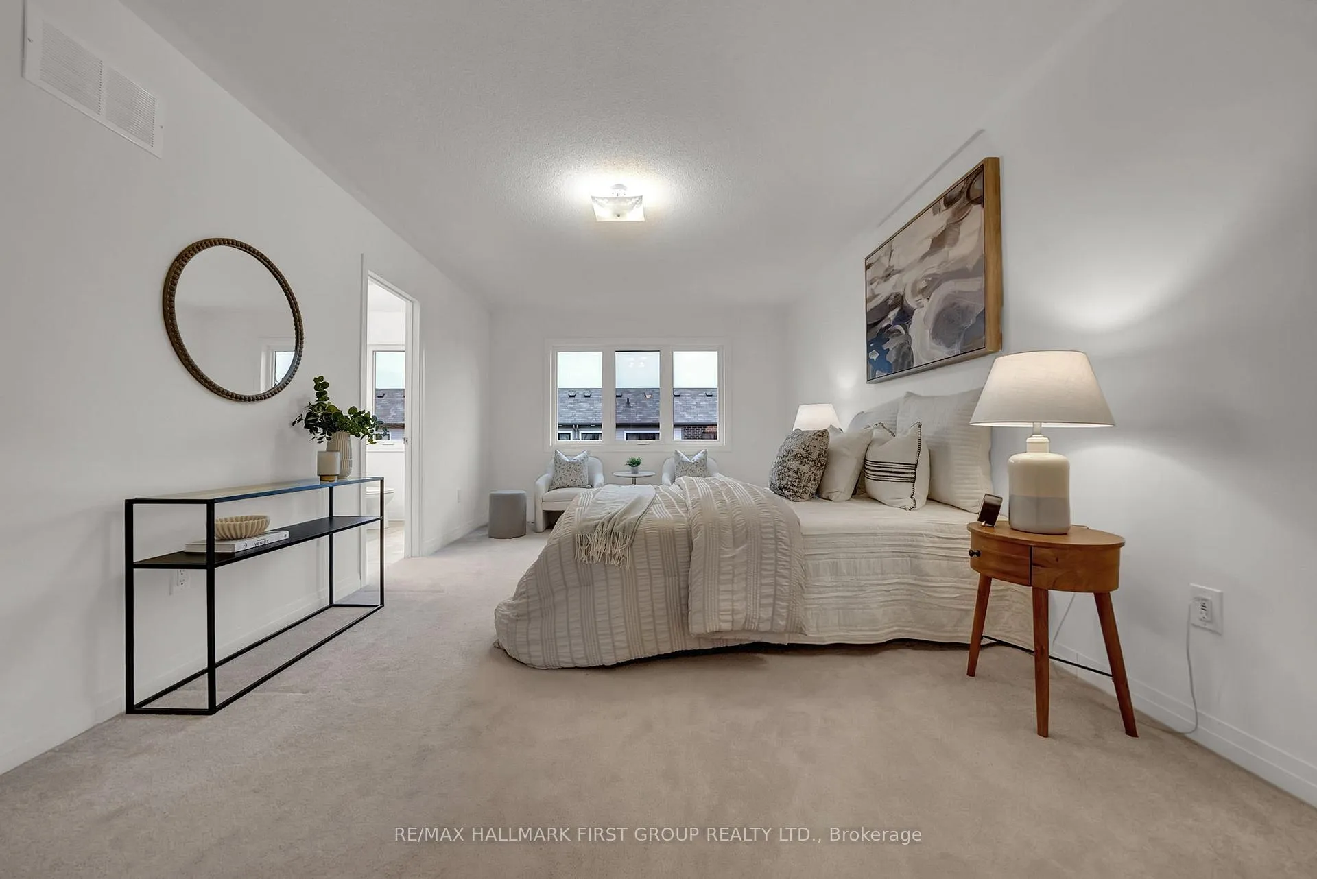 Photo 11 of 40 Caspian Square, Clarington, Bowmanville — HOMEH