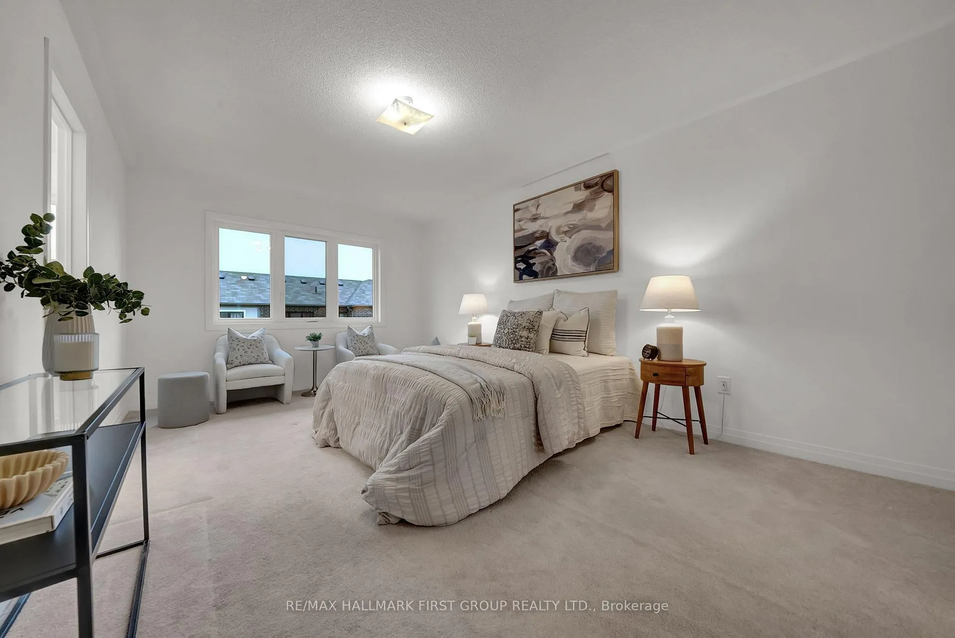 Photo 12 of 40 Caspian Square, Clarington, Bowmanville — HOMEH