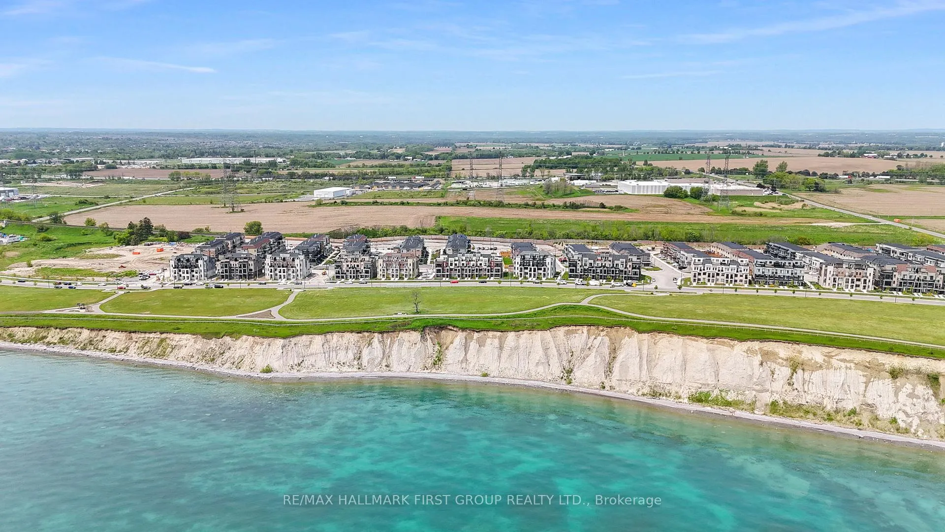 Photo 21 of 40 Caspian Square, Clarington, Bowmanville — HOMEH