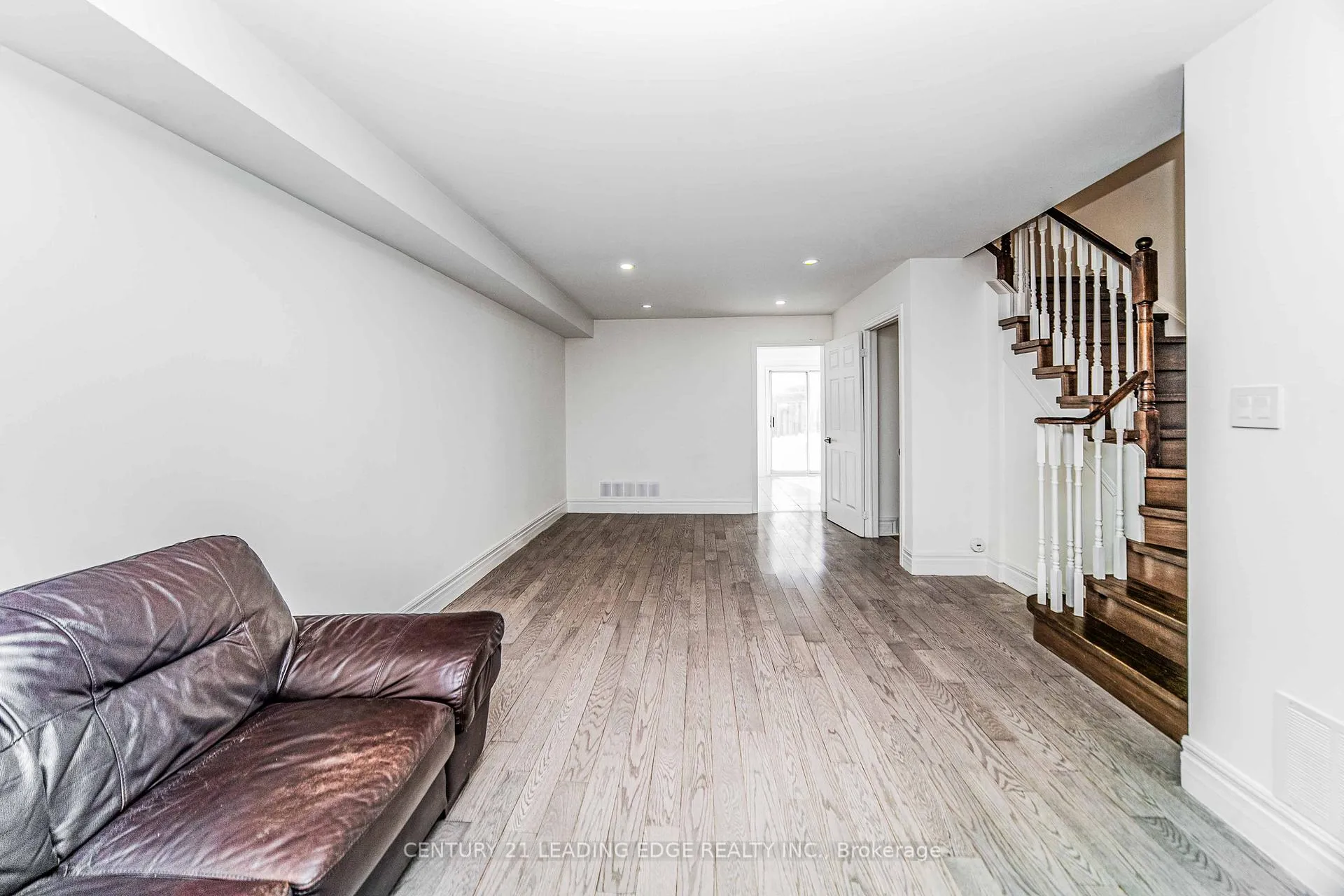 Photo 4 of 188 Milliken Meadows Drive, Markham, Milliken Mills West — HOMEH