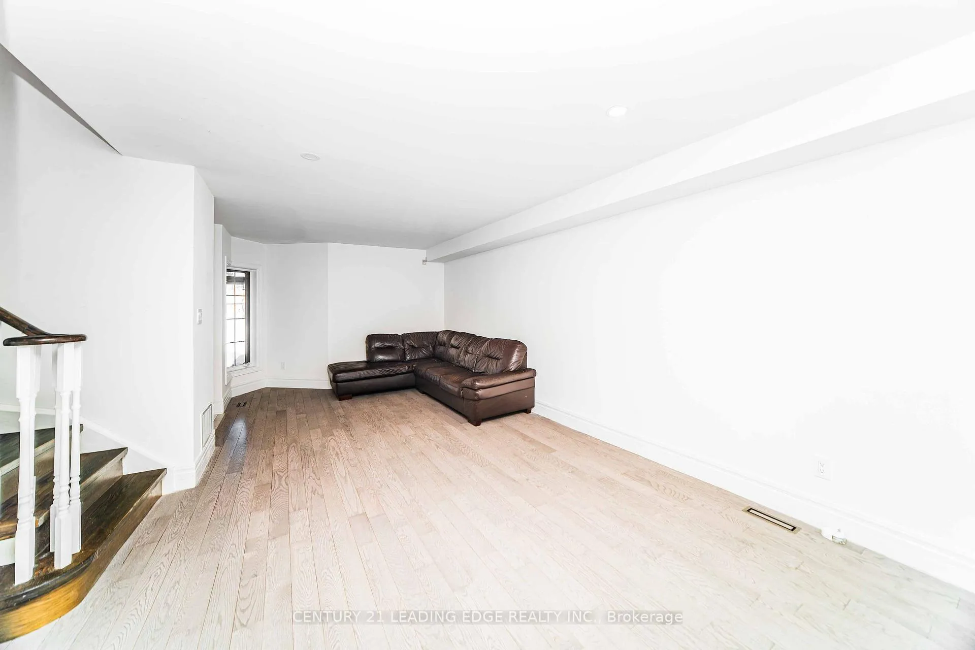 Photo 8 of 188 Milliken Meadows Drive, Markham, Milliken Mills West — HOMEH