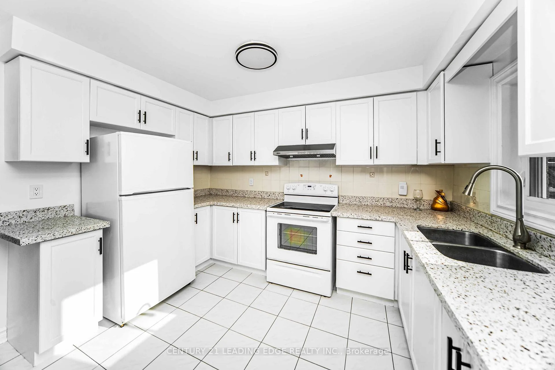 Photo 10 of 188 Milliken Meadows Drive, Markham, Milliken Mills West — HOMEH