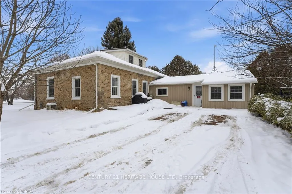 Photo 2 of 899 Keg Lane, Brant, Paris — HOMEH