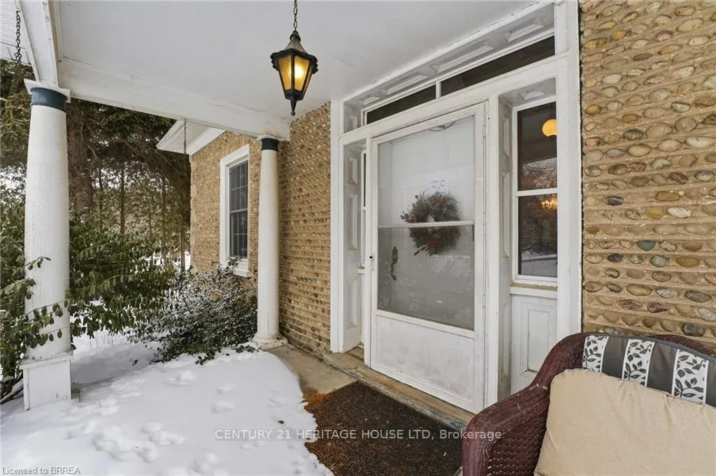 Photo 3 of 899 Keg Lane, Brant, Paris — HOMEH