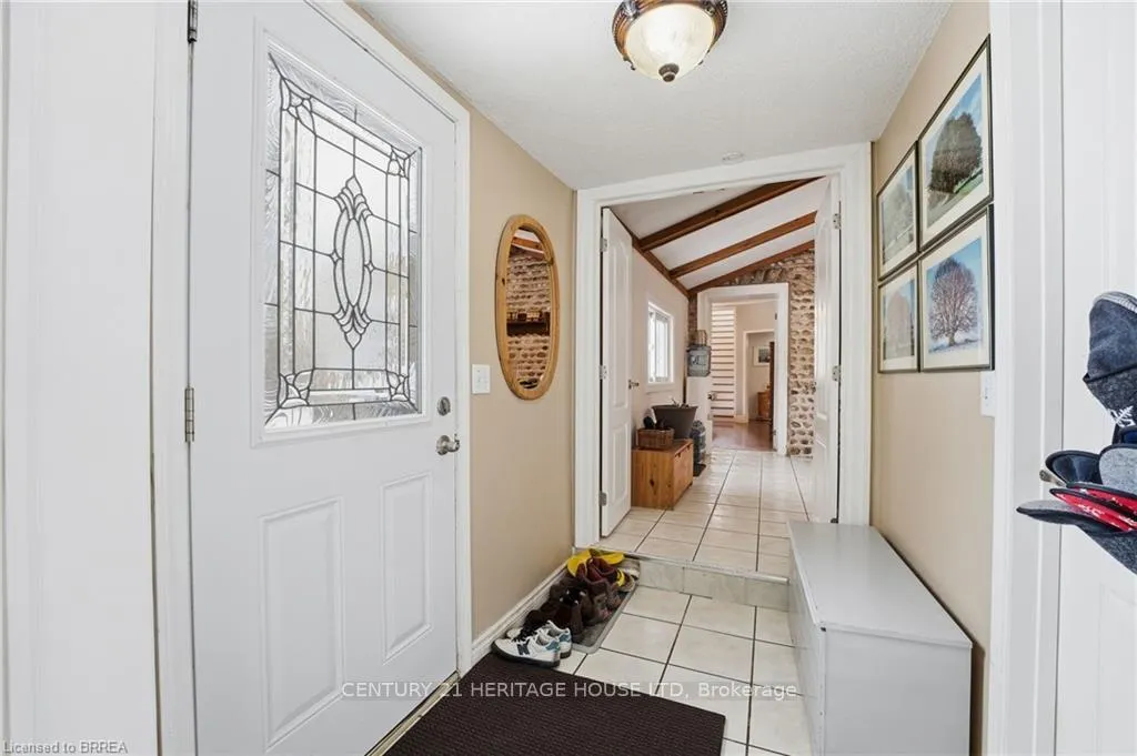 Photo 4 of 899 Keg Lane, Brant, Paris — HOMEH