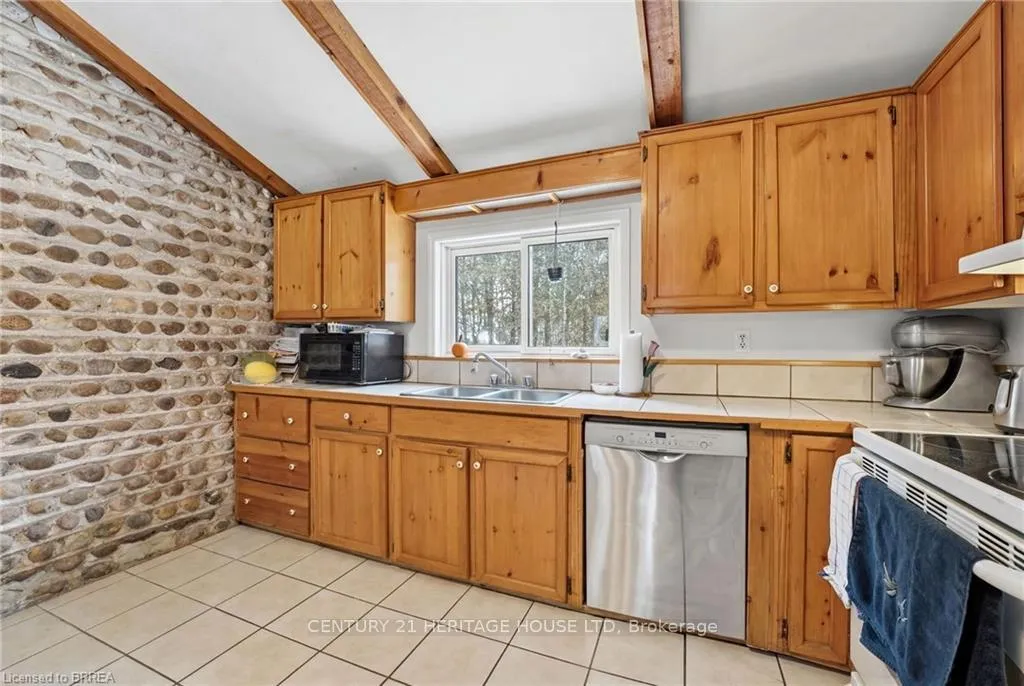 Photo 10 of 899 Keg Lane, Brant, Paris — HOMEH
