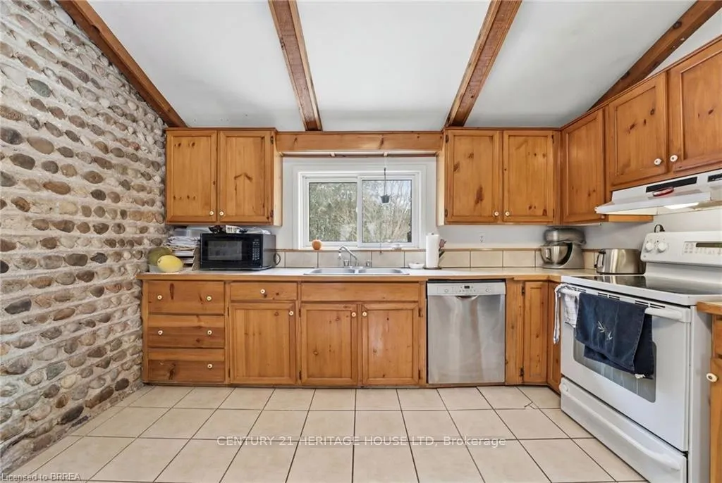 Photo 12 of 899 Keg Lane, Brant, Paris — HOMEH