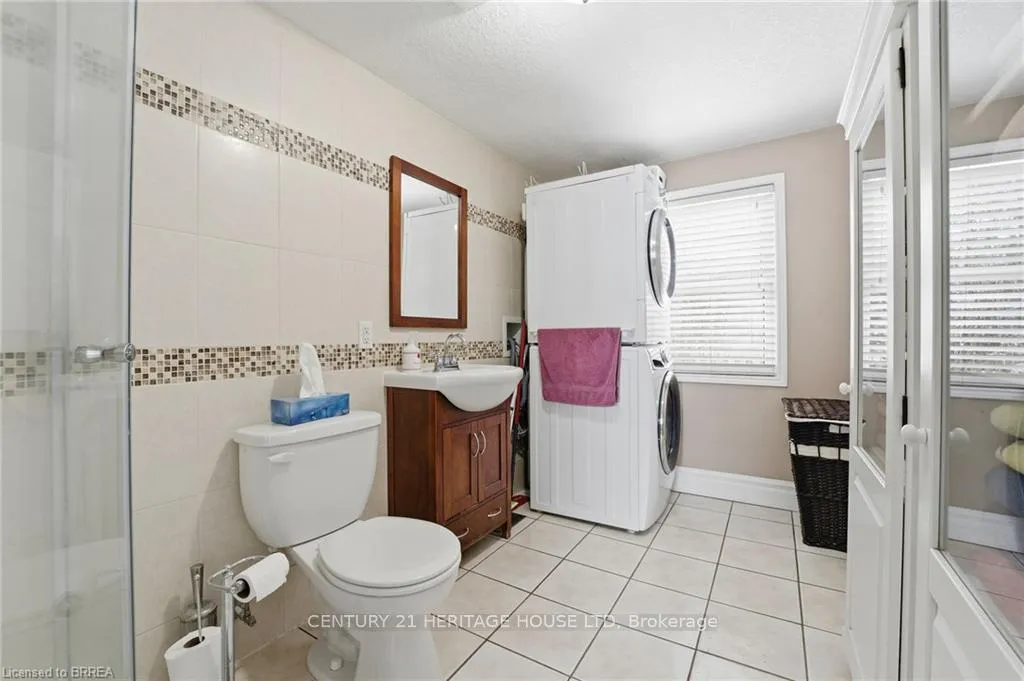 Photo 16 of 899 Keg Lane, Brant, Paris — HOMEH