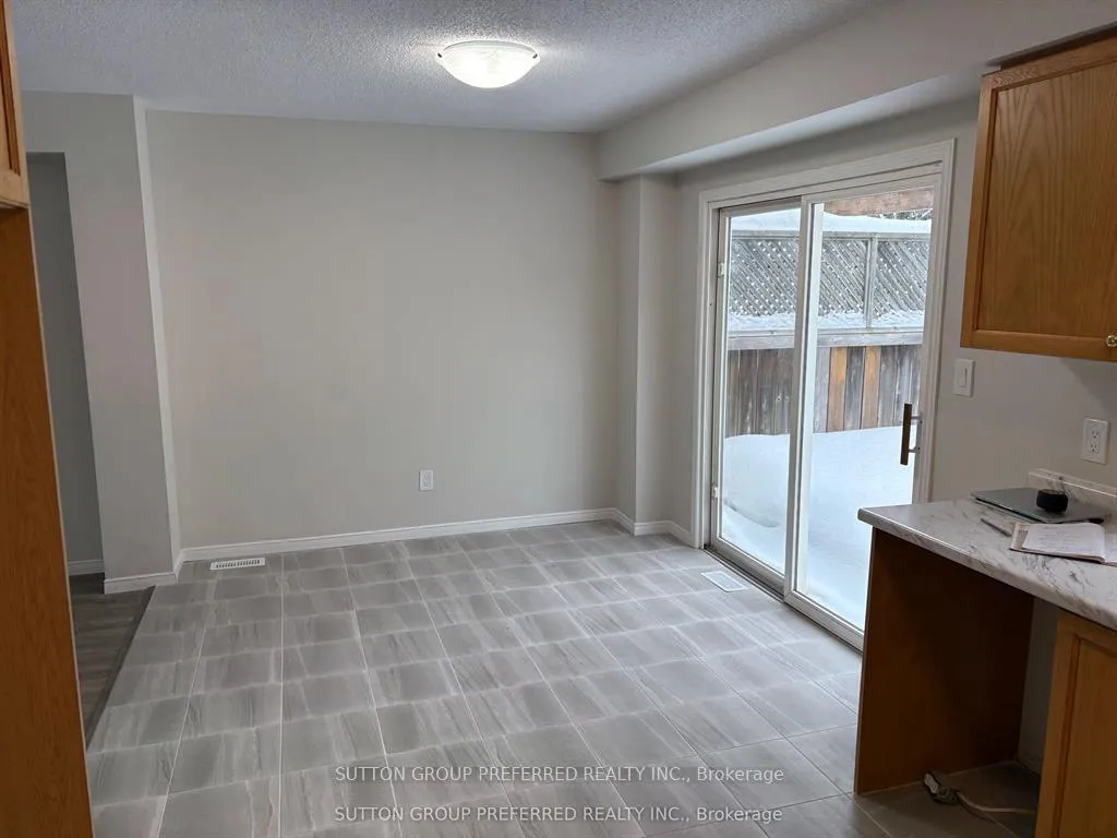 Photo 3 of Unit 2, 600 White Elm Boulevard, Waterloo — HOMEH