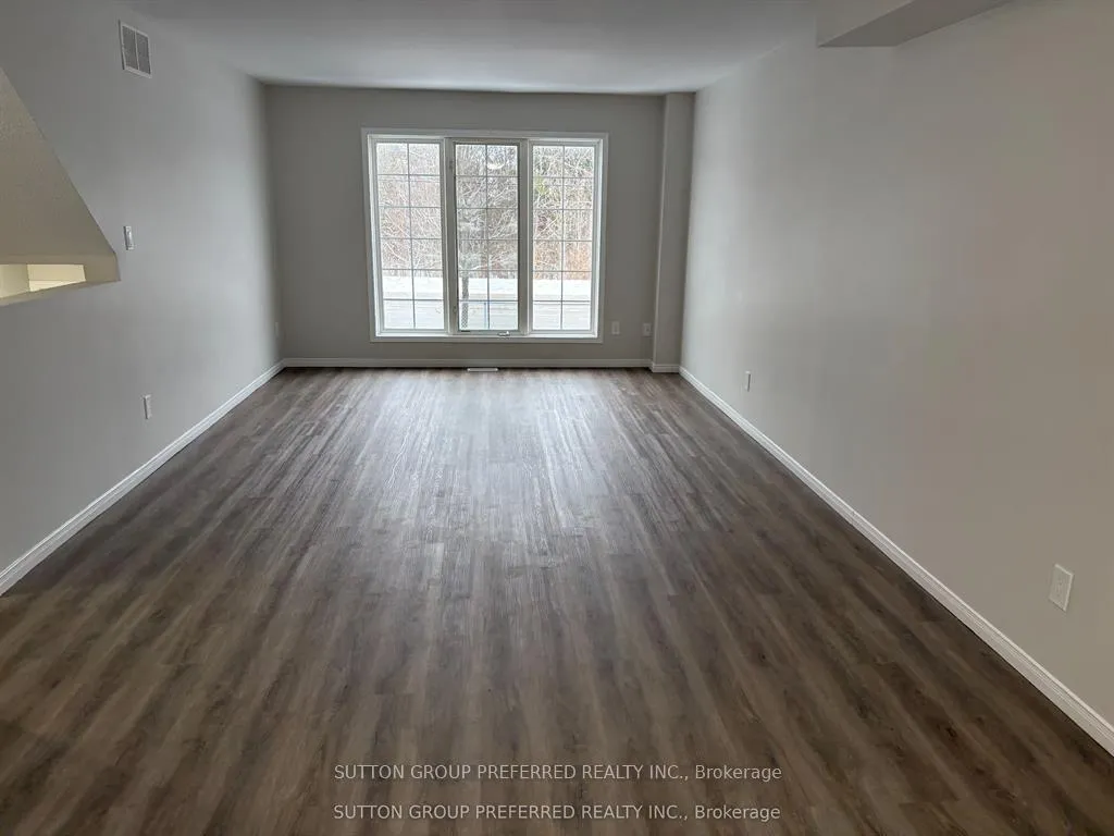 Photo 4 of Unit 2, 600 White Elm Boulevard, Waterloo — HOMEH