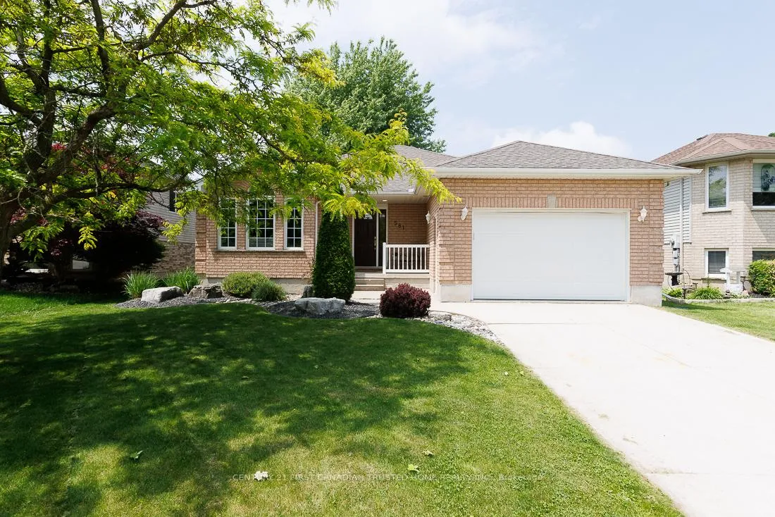 Photo 2 of 581 Harris Circle, Strathroy-Caradoc, NE — HOMEH