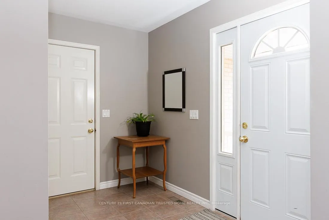 Photo 7 of 581 Harris Circle, Strathroy-Caradoc, NE — HOMEH