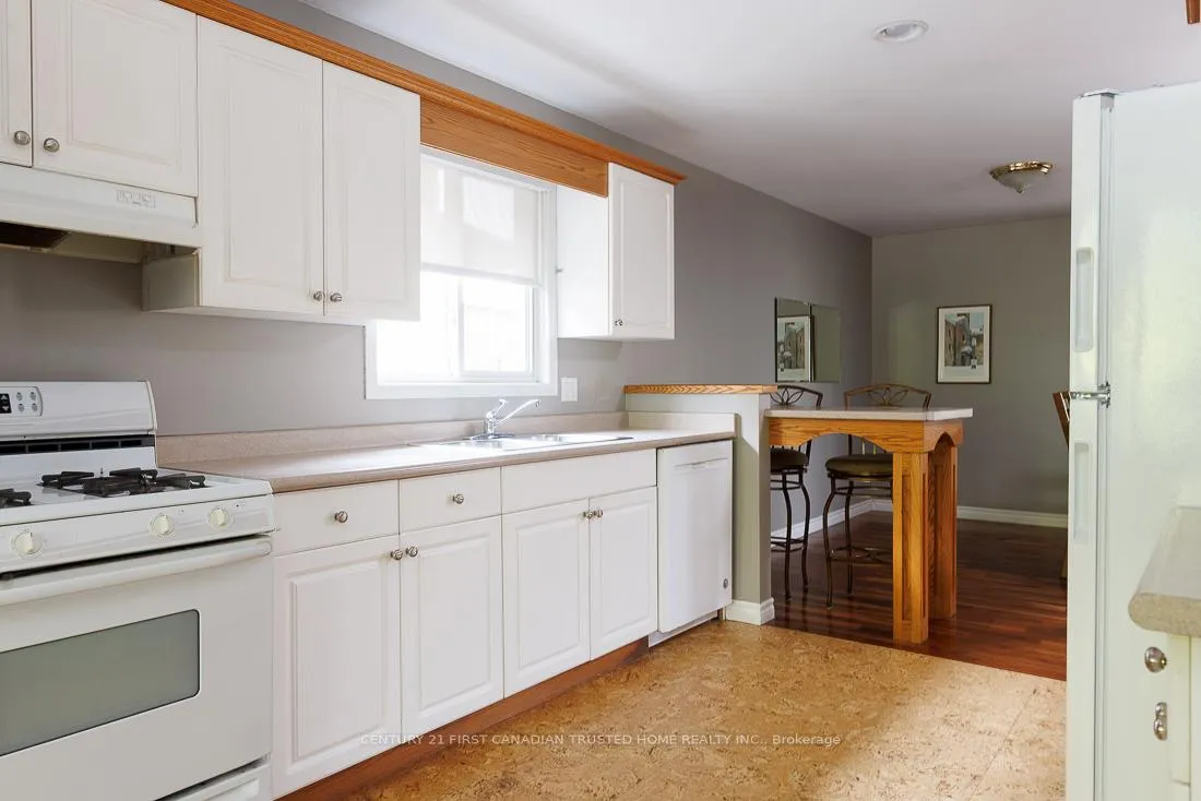 Photo 11 of 581 Harris Circle, Strathroy-Caradoc, NE — HOMEH