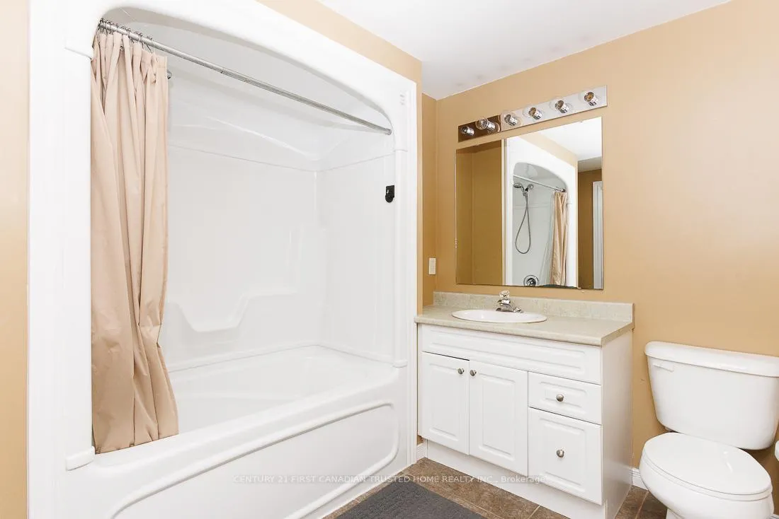 Photo 24 of 581 Harris Circle, Strathroy-Caradoc, NE — HOMEH