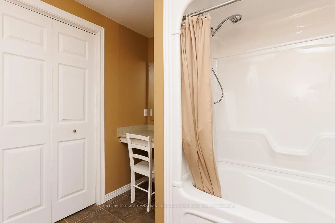 Photo 25 of 581 Harris Circle, Strathroy-Caradoc, NE — HOMEH