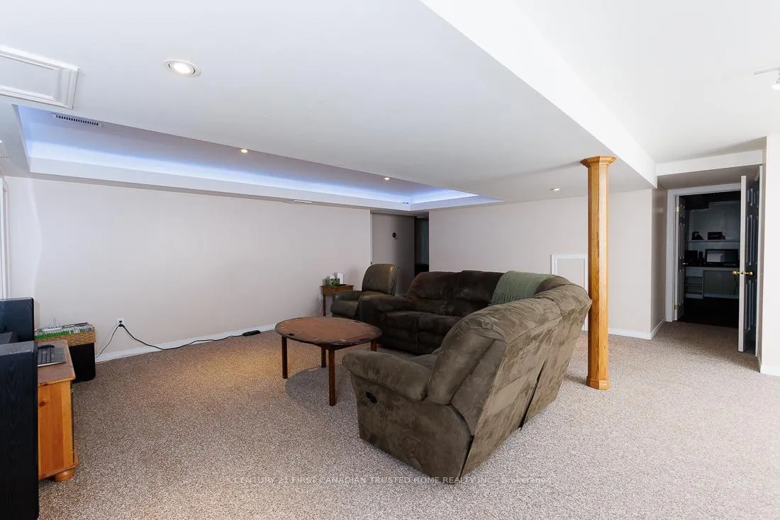 Photo 32 of 581 Harris Circle, Strathroy-Caradoc, NE — HOMEH