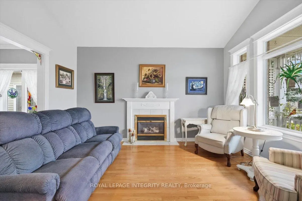 Photo 6 of 1030 Valin Street, Ottawa, Fallingbrook/Gardenway South — HOMEH
