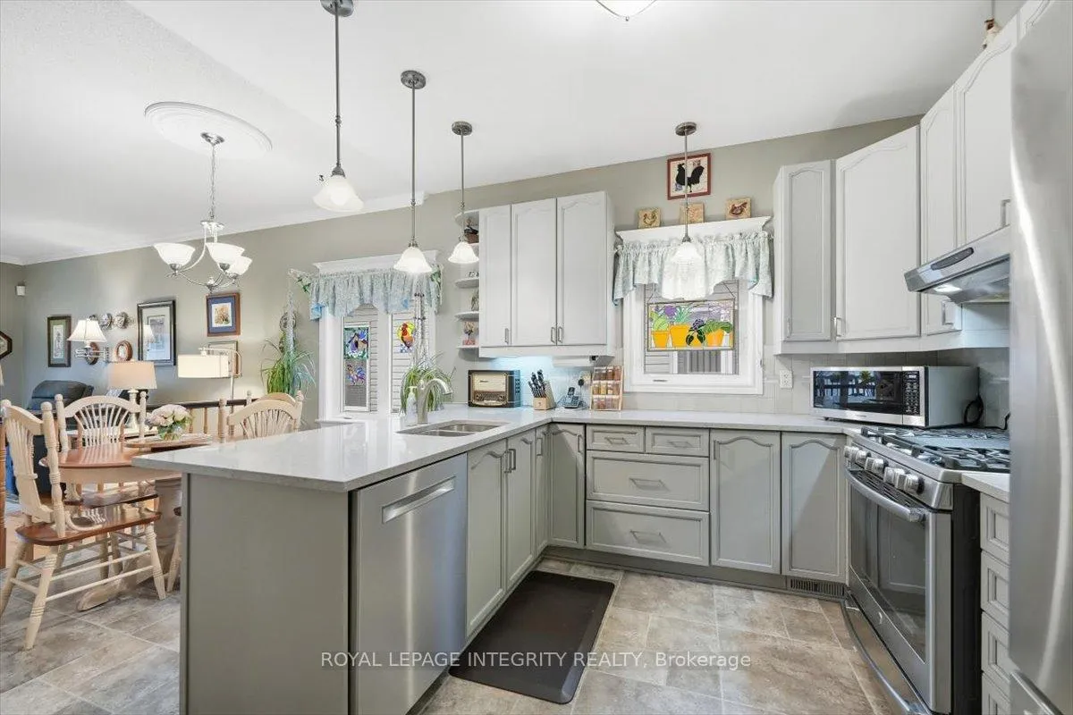 Photo 13 of 1030 Valin Street, Ottawa, Fallingbrook/Gardenway South — HOMEH