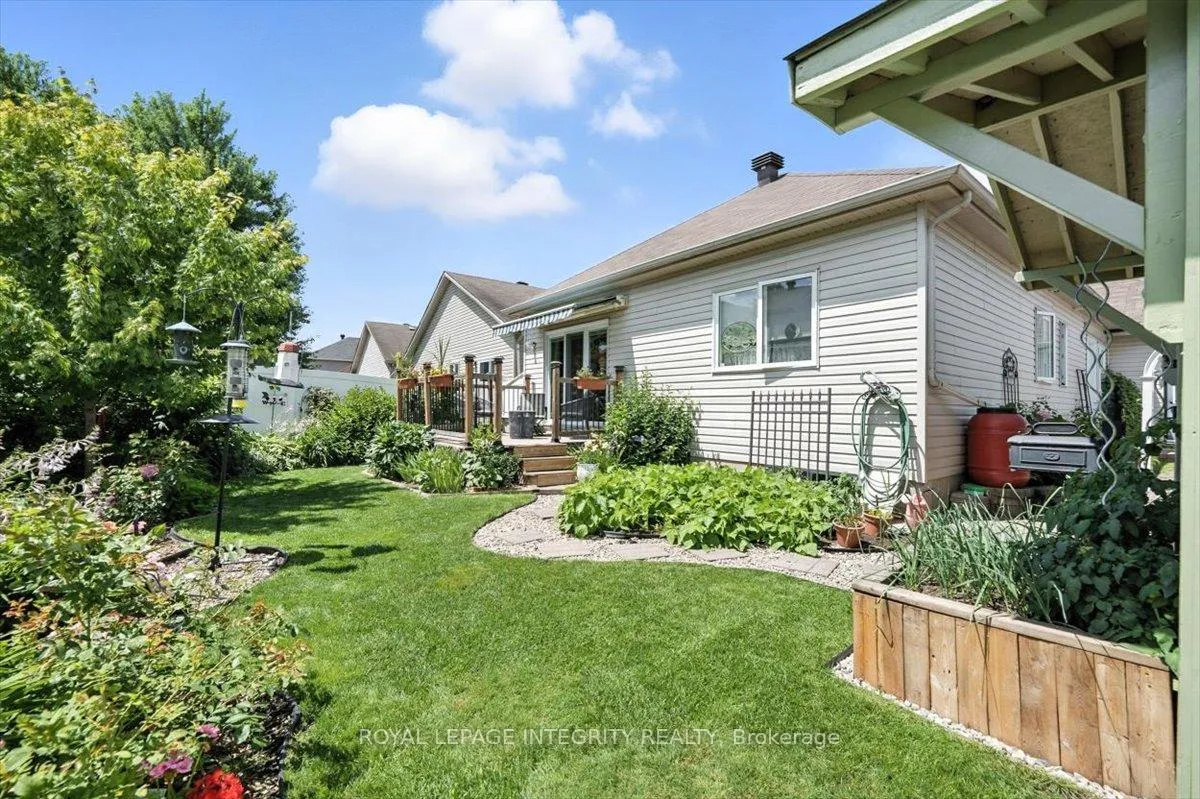 Photo 39 of 1030 Valin Street, Ottawa, Fallingbrook/Gardenway South — HOMEH