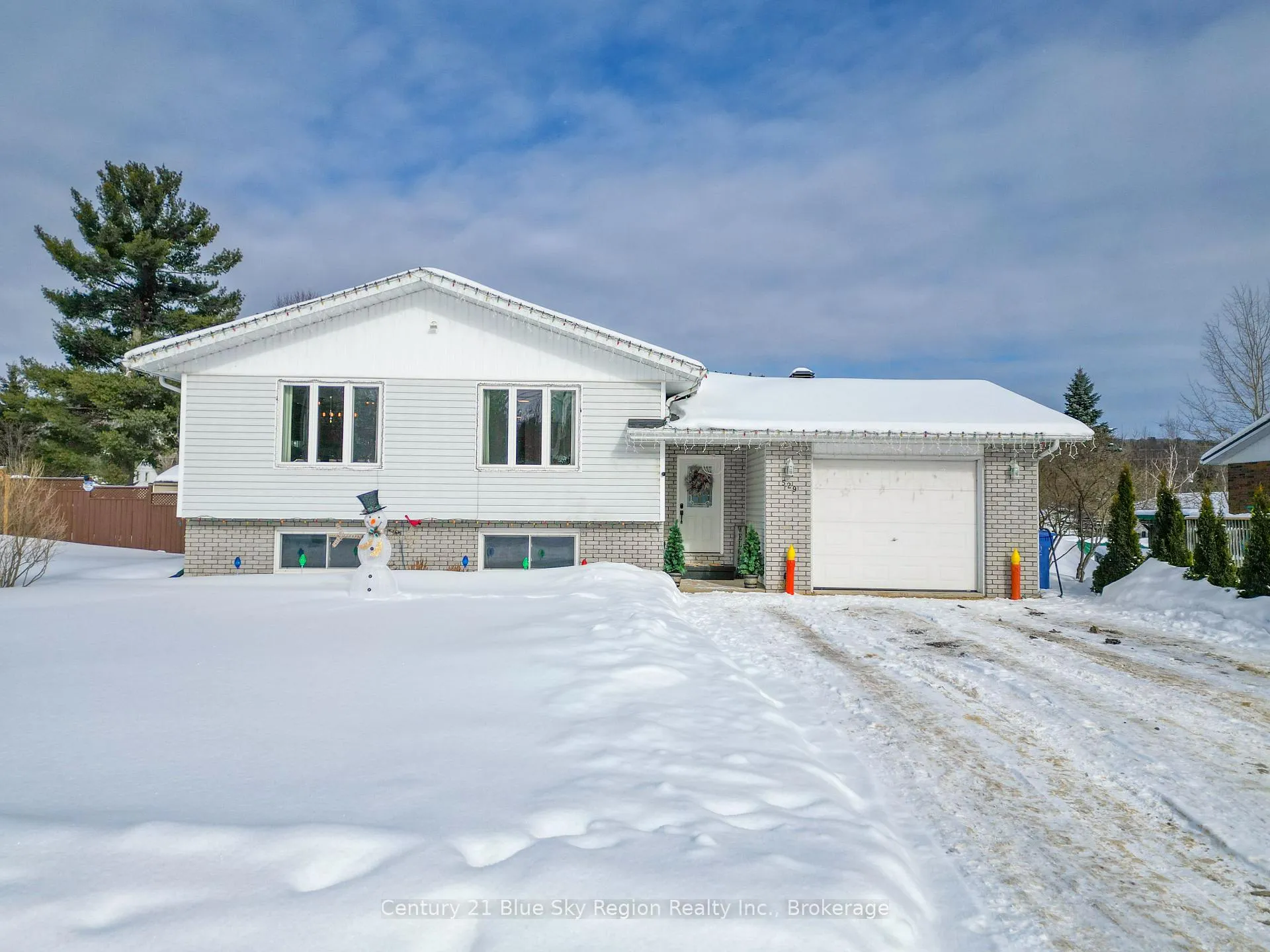 Photo 1 of 529 Pine Street, Mattawa — HOMEH