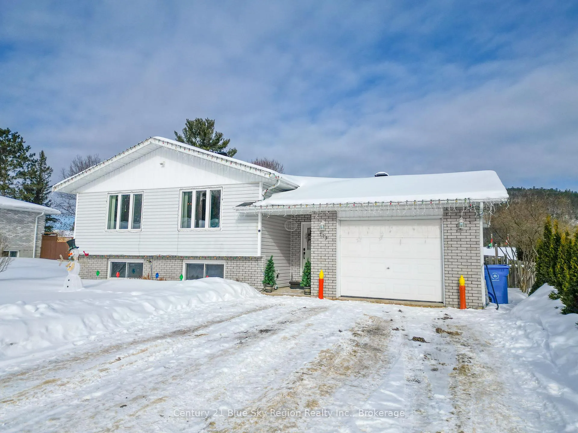 Photo 2 of 529 Pine Street, Mattawa — HOMEH
