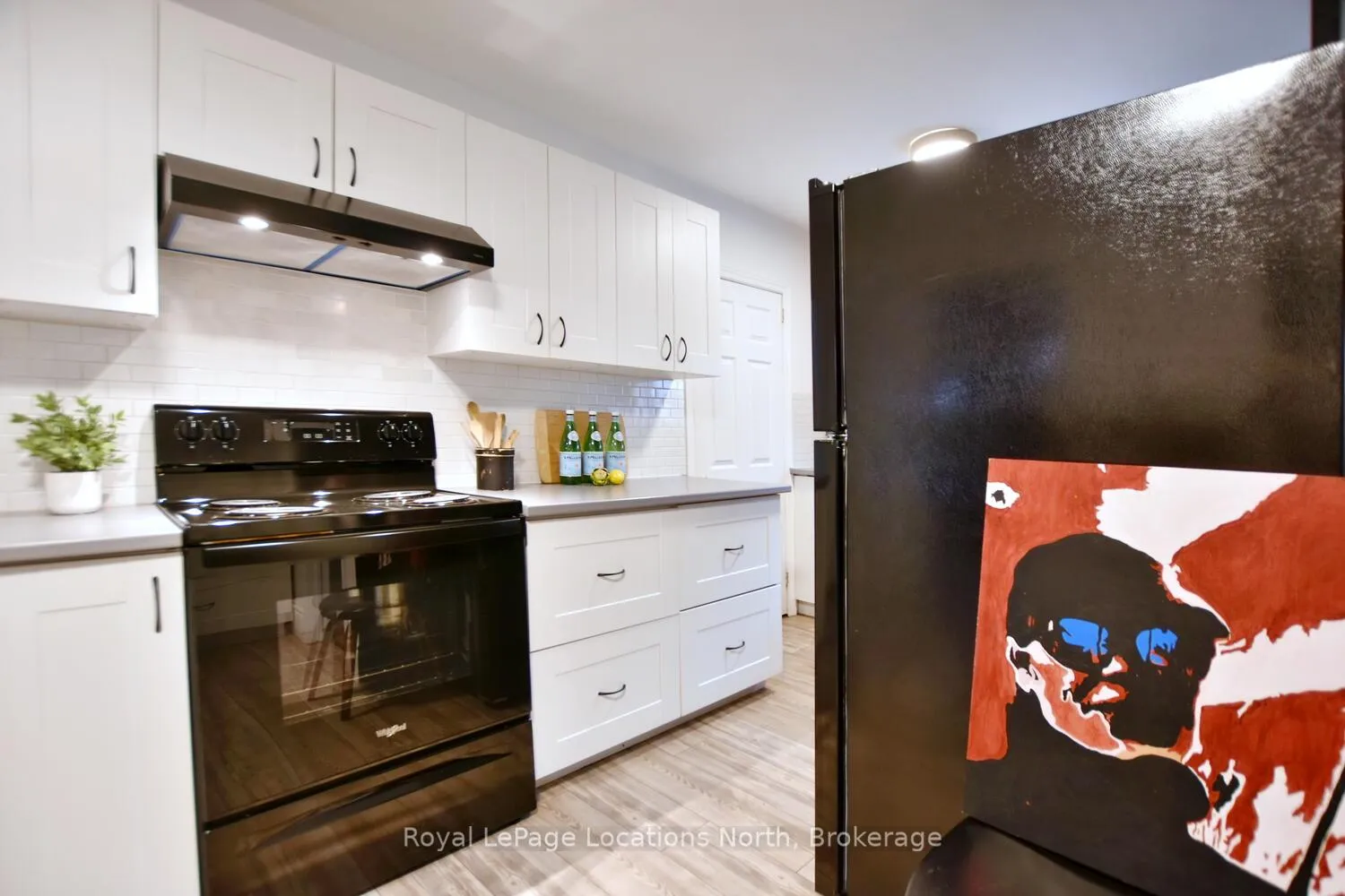 Photo 12 of 260 Cedar Street, Collingwood — HOMEH