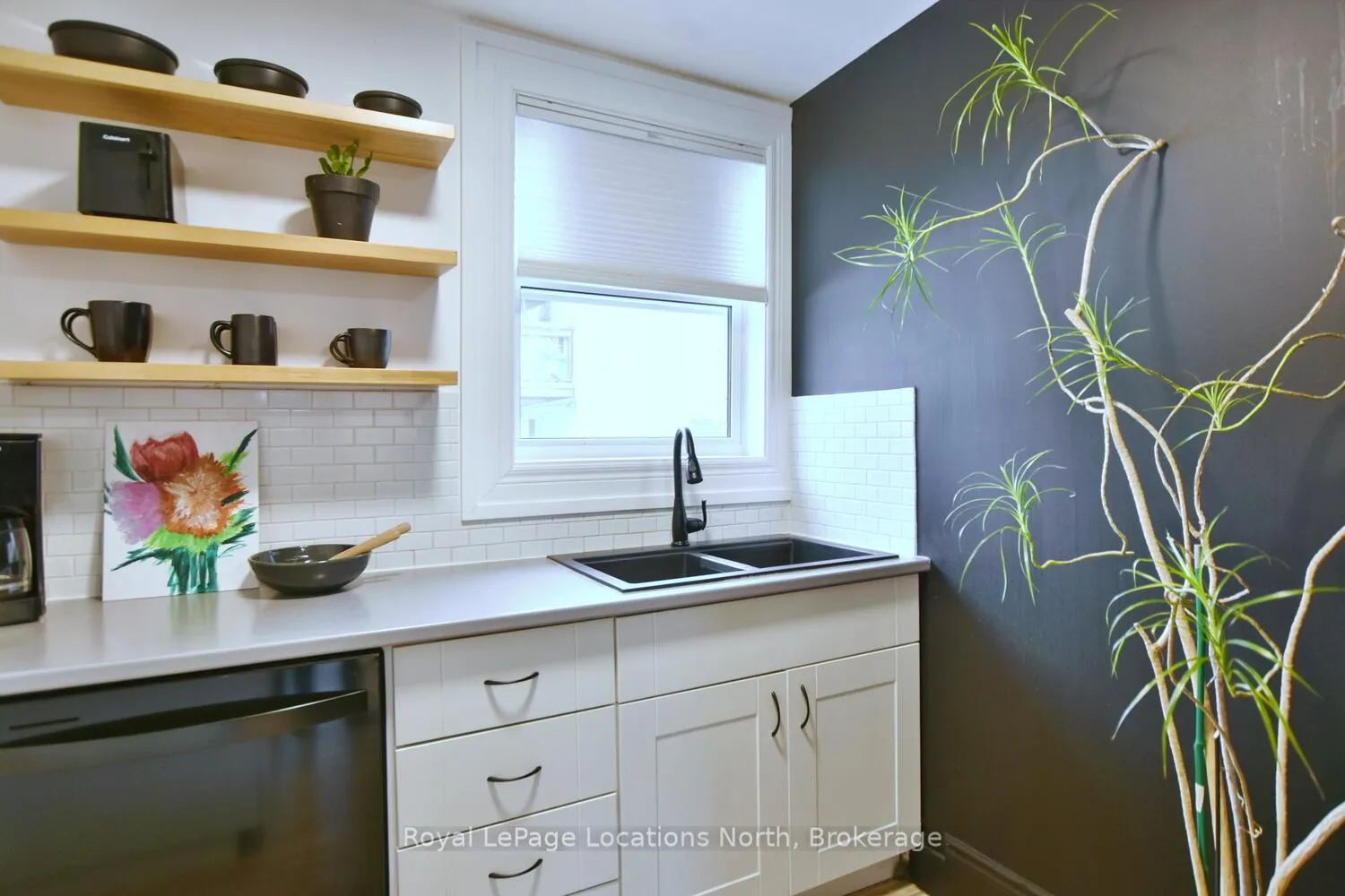 Photo 15 of 260 Cedar Street, Collingwood — HOMEH