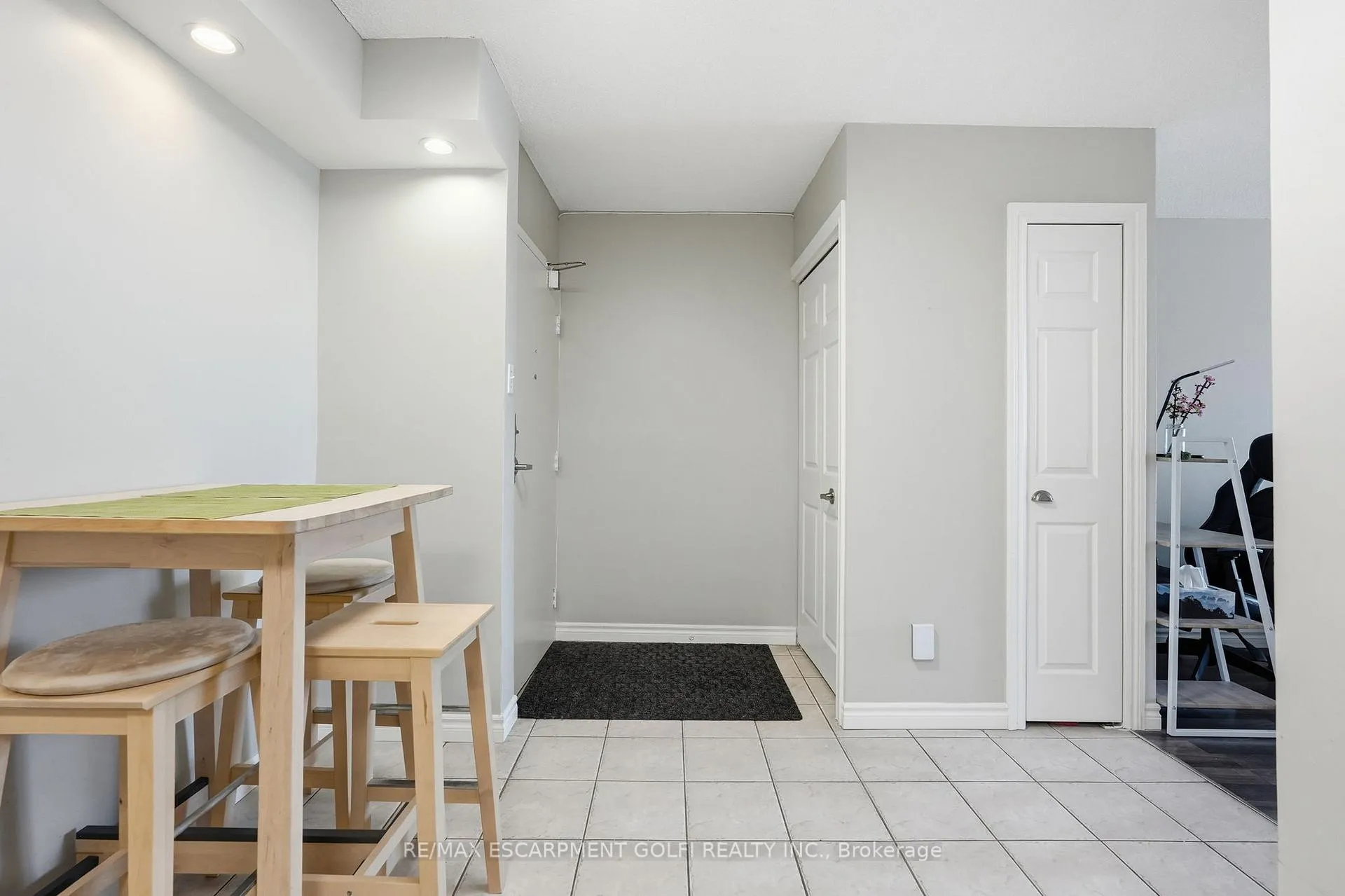 Photo 7 of Unit 505, 30 Summit Avenue, Hamilton, Eastmount — HOMEH