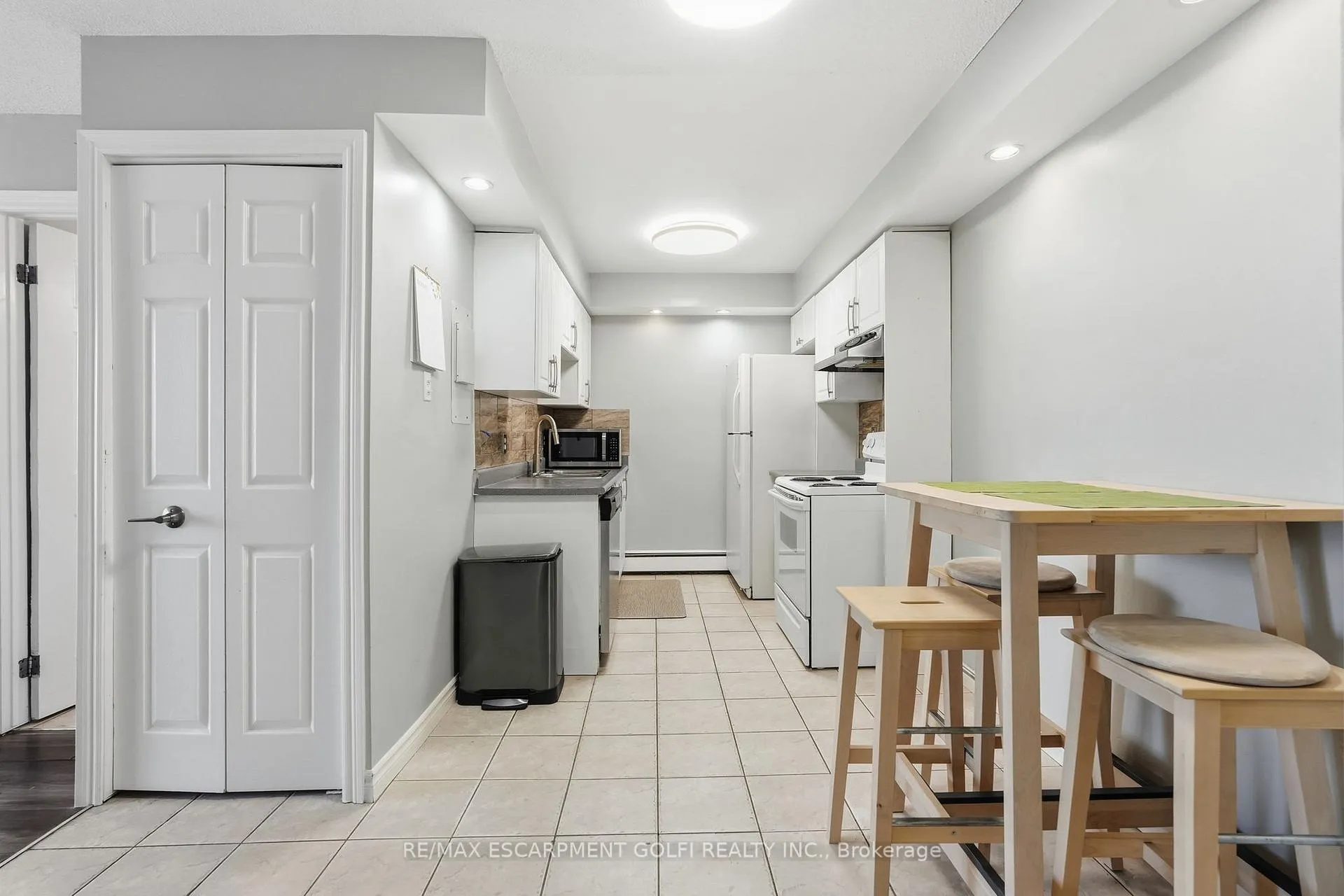 Photo 8 of Unit 505, 30 Summit Avenue, Hamilton, Eastmount — HOMEH