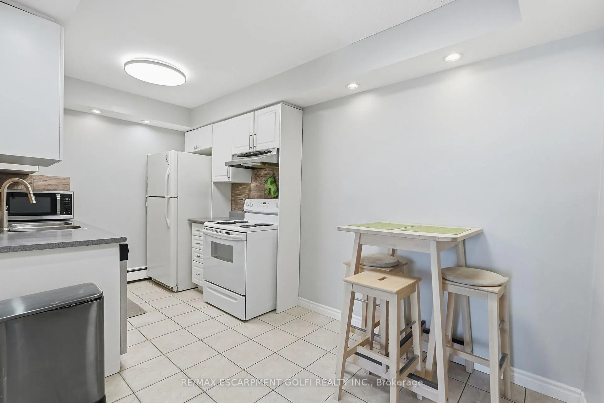 Photo 9 of Unit 505, 30 Summit Avenue, Hamilton, Eastmount — HOMEH