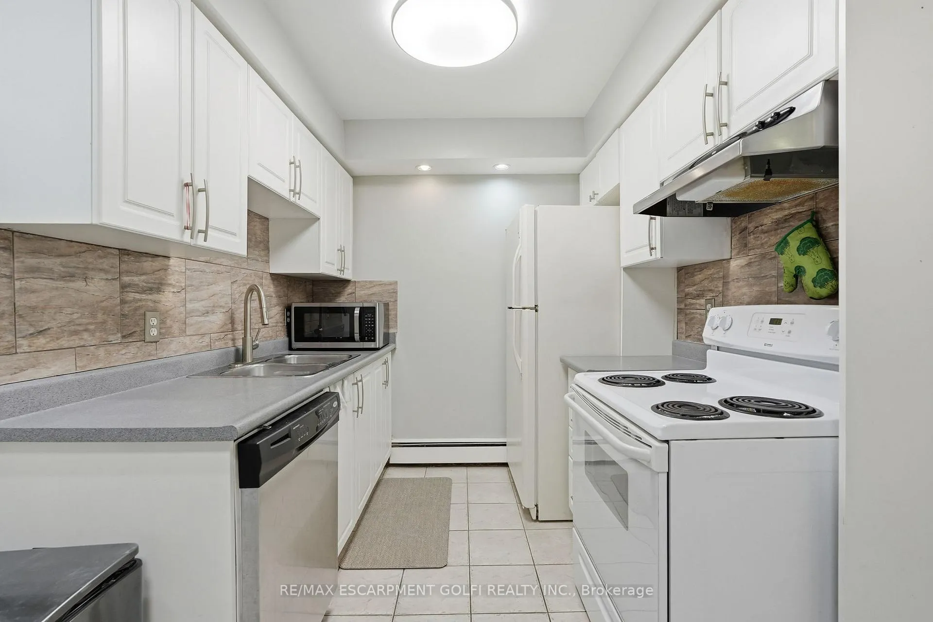 Photo 10 of Unit 505, 30 Summit Avenue, Hamilton, Eastmount — HOMEH
