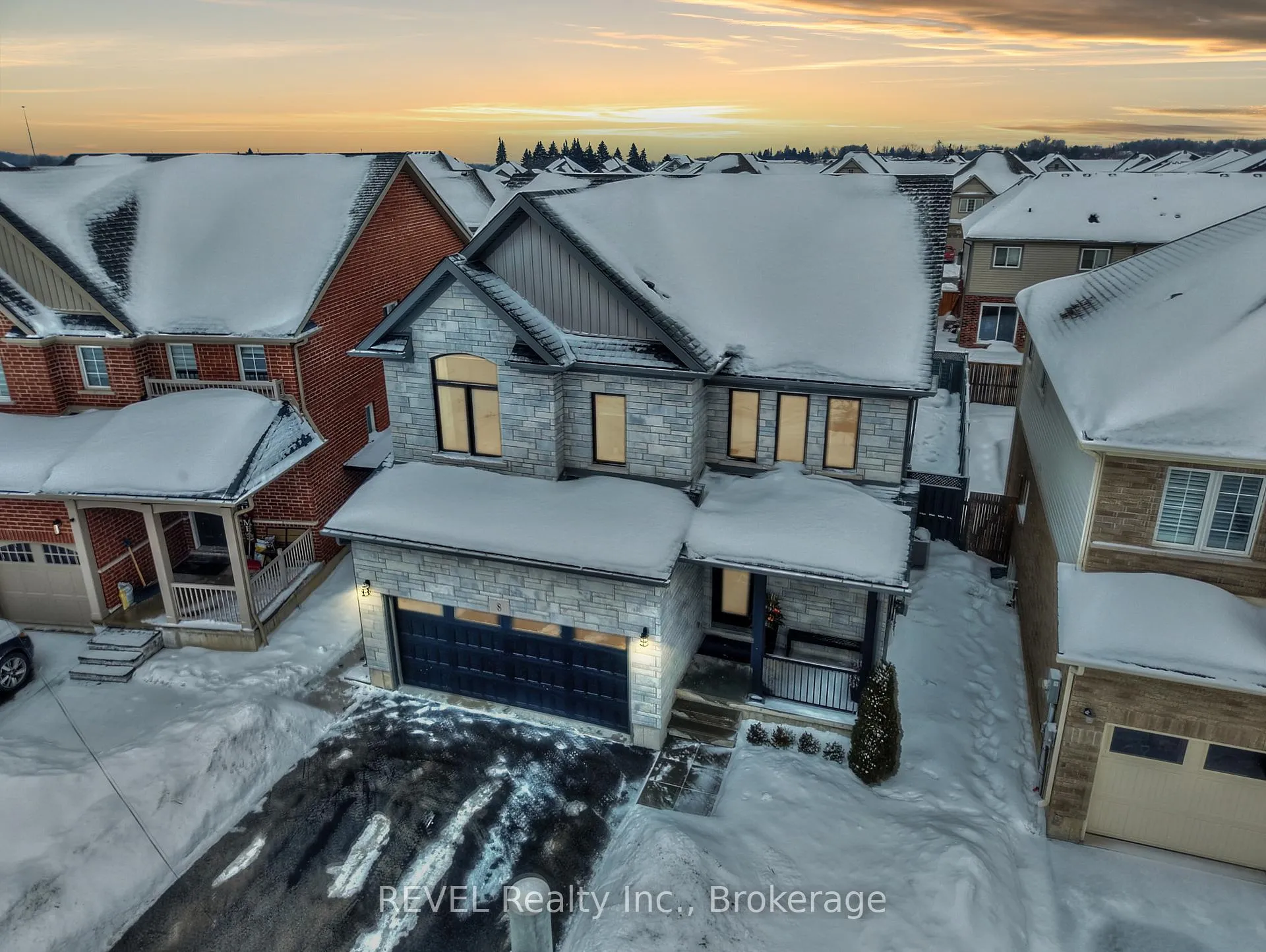 Front of 8 Elderberry Road