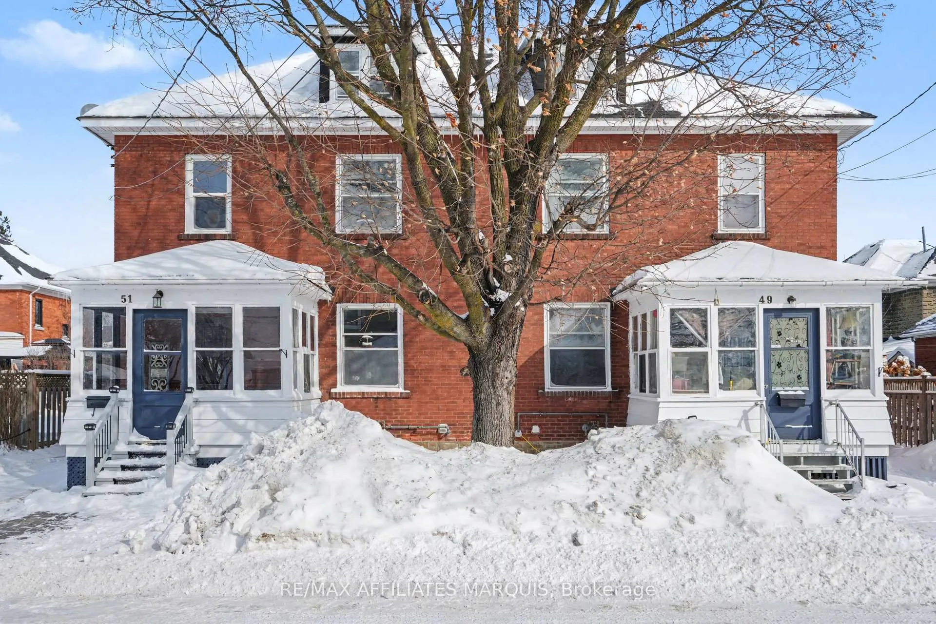 Front of 49-51 McGill Street N