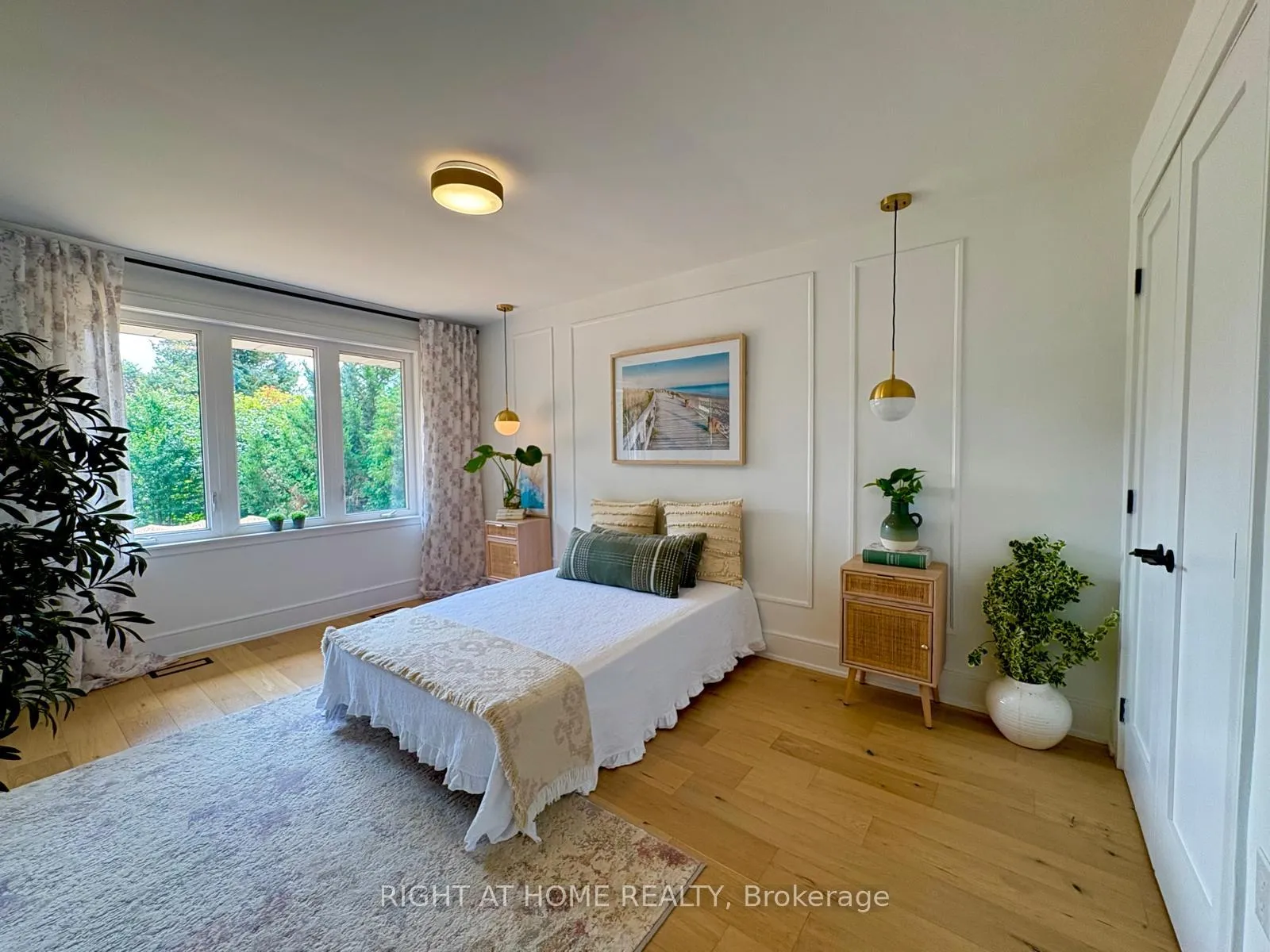 Photo 9 of 23 Drury Lane, Etobicoke, Humber Heights — HOMEH
