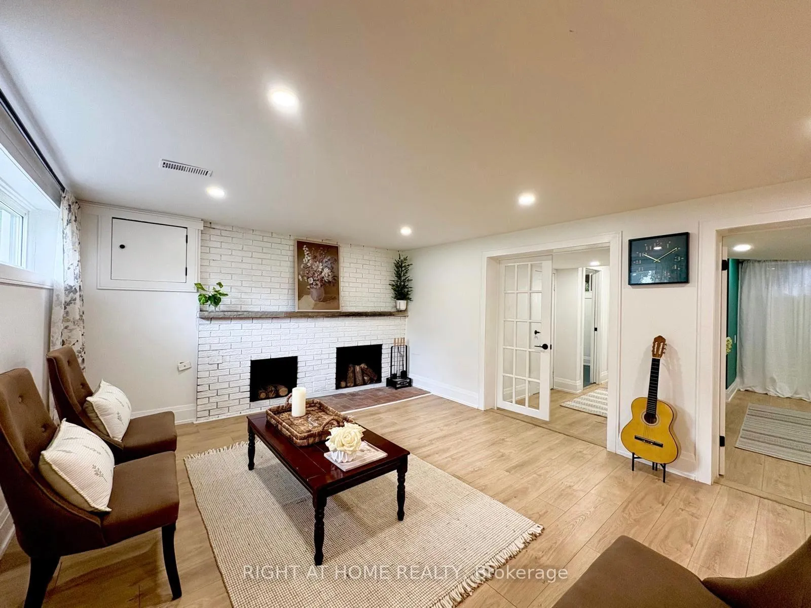 Photo 14 of 23 Drury Lane, Etobicoke, Humber Heights — HOMEH