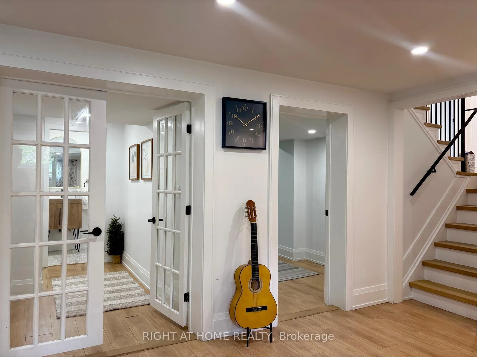 Photo 15 of 23 Drury Lane, Etobicoke, Humber Heights — HOMEH